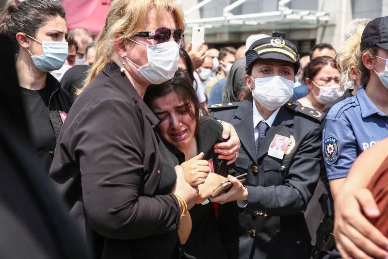 Şehit polis Erkan Gökteke için İstanbul İl Emniyet Müdürlüğünde tören düzenlendi