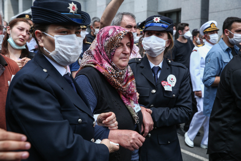 Şehit polis Erkan Gökteke için İstanbul İl Emniyet Müdürlüğünde tören düzenlendi