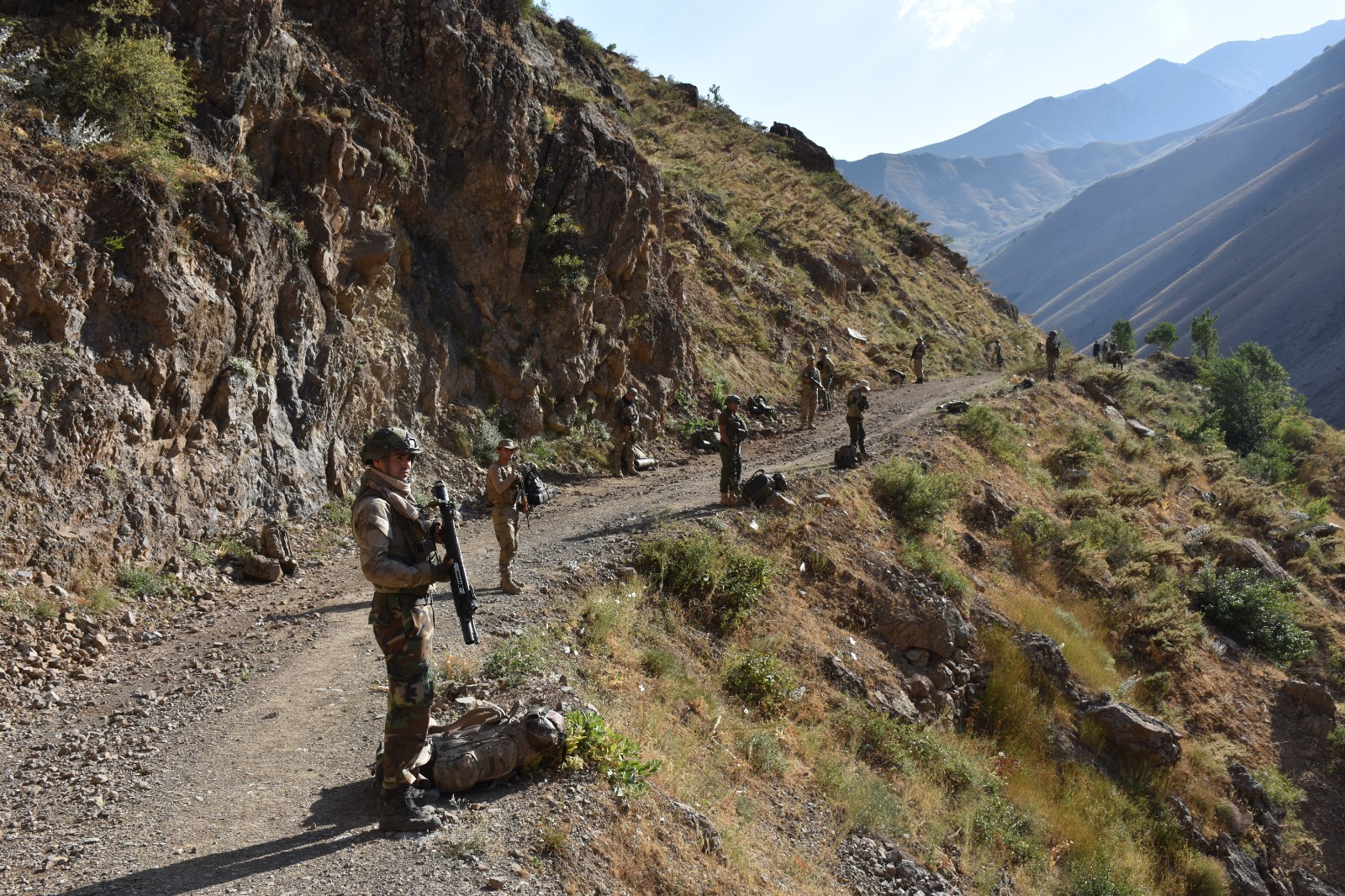 Son dakika: İçişleri Bakanlığınca Hakkari’de yıldırım-2 cilo operasyonu başlatıldı
