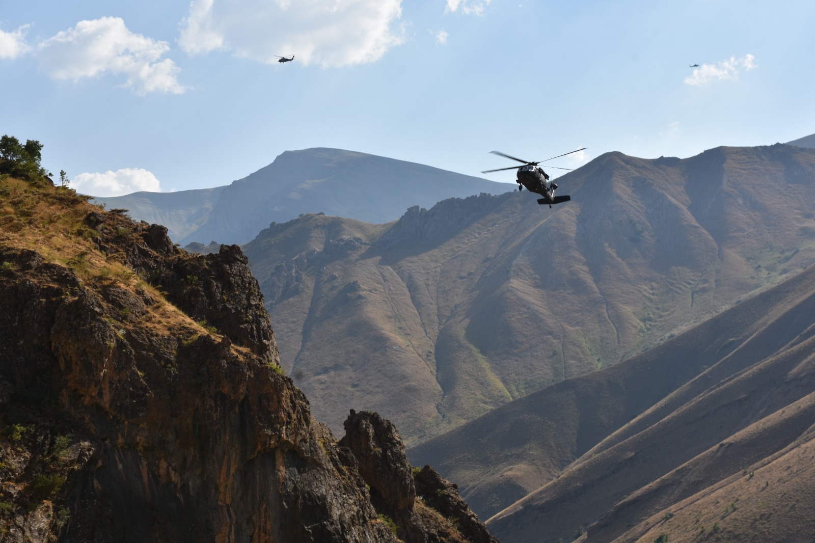Son dakika: İçişleri Bakanlığınca Hakkari’de yıldırım-2 cilo operasyonu başlatıldı