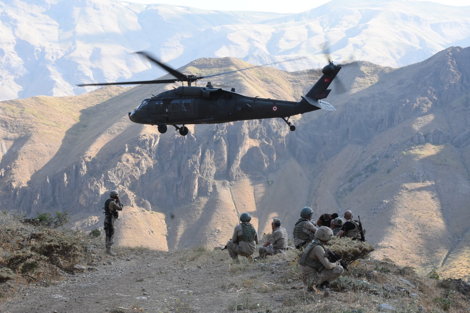 Son dakika: İçişleri Bakanlığınca Hakkari’de yıldırım-2 cilo operasyonu başlatıldı