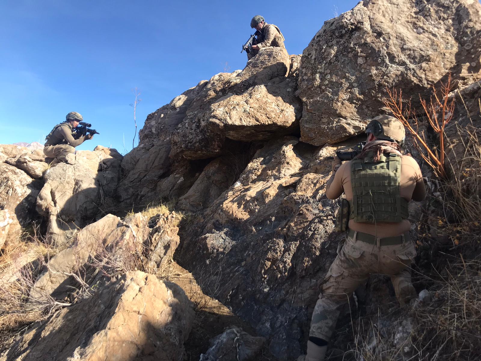 Son dakika: İçişleri Bakanlığınca Hakkari’de yıldırım-2 cilo operasyonu başlatıldı