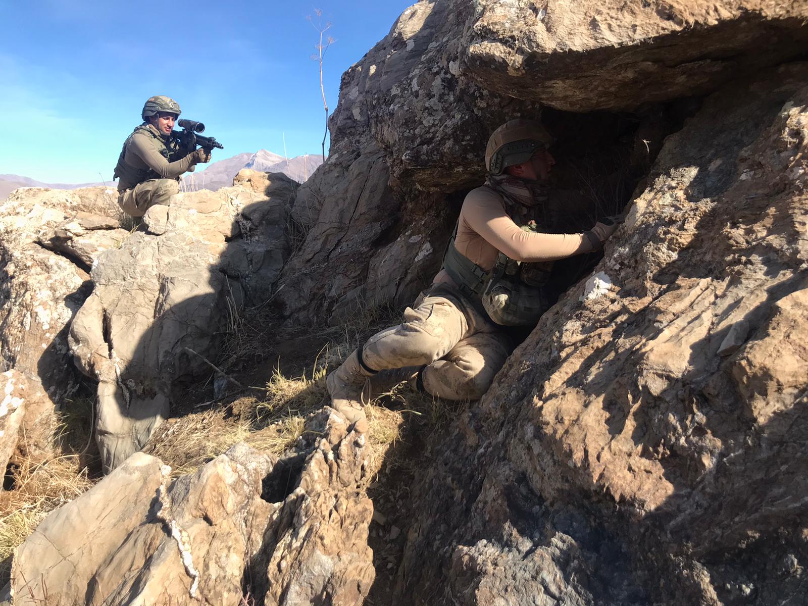 Son dakika: İçişleri Bakanlığınca Hakkari’de yıldırım-2 cilo operasyonu başlatıldı