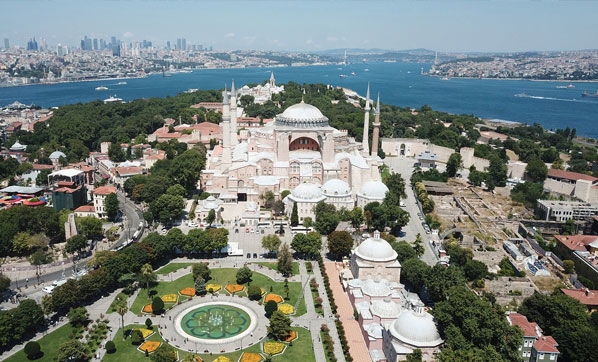 Ayasofya’da ilk cuma namazı! Ayasofya’ya nerede, toplu ulaşım ve arabayla Ayasofya’ya nasıl gidilir?