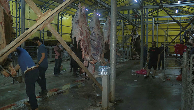 Son dakika haberler: İBB’den kurban rezaleti! A Haber ekibine müdahale ettiler! Vatandaşların iddiaları ağızları açık bıraktı