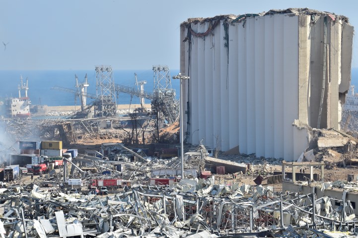 Beyrut Limanı’ndaki patlamanın zamanlaması manidar! Patlamadan 5 saat önce Netanyahu’dan Arapça tweet...