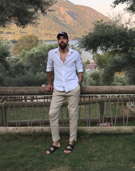 SON DAKİKA GELİŞMESİ: Survivor Evrim’in tatil fotoğraflarına Survivor Sercan’ın yaptığı yorum takipçilerin gözünden kaçmadı! işte o yorum!