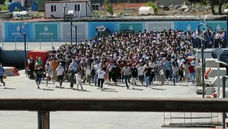 Son dakika haberi: Bilim Kurulu Üyesi o fotoğrafa isyan etti: Sağlık çalışanlarının kalbi kırıldı...