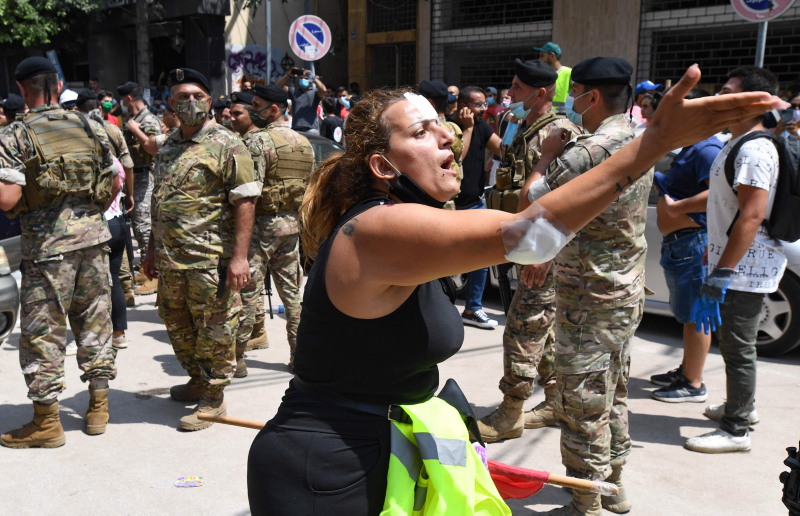 Son dakika: Macron’a tepkiler çığ gibi: Lübnan senin köyün mü? Sömürgecinin hazin sonu...