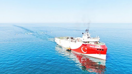 Son dakika: Doğu Akdeniz’de sular ısındı! Oruç Reis yola çıktı, Atina panikledi! Art arda acil toplantılar...