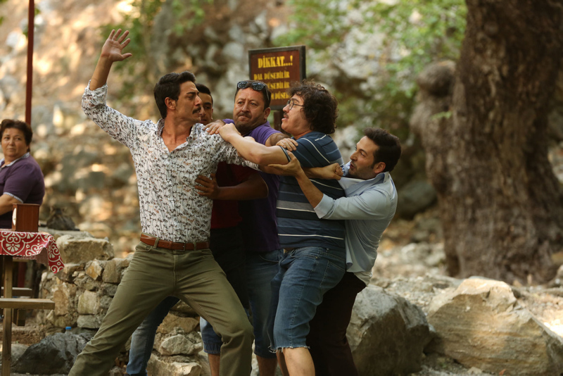 Yol Arkadaşım TV ekranlarında seyirci ile buluşuyor! Yol Arkadaşım konusu ne ve filmin oyuncuları kimler?