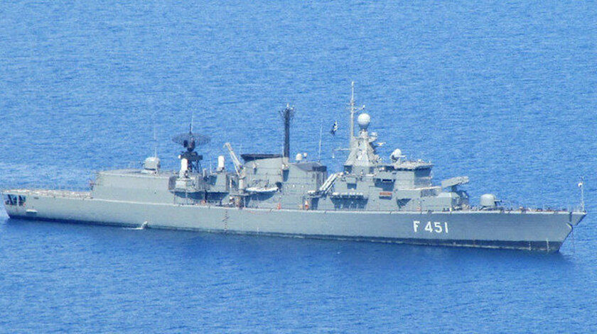 SON DAKİKA: Yunanistan ile Doğu Akdeniz’de sıcak temas! T.C.G Kemal Reis vurdu geçti, Limnos ağır hasarlı...