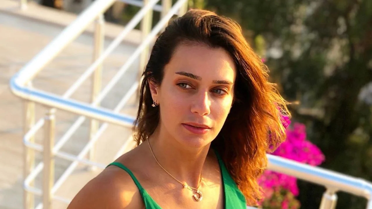 Kuaförüm Sensin Gözde’nin yerine gelen Çiğdem Batur kimdir, kaç yaşında? Kuaförüm Sensin yeni sunucu Çiğdem Batur nereli?