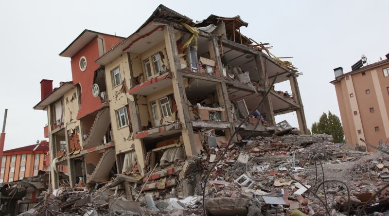 SON DAKİKA: İstanbul için korkutan deprem sözleri: Tik tak yapan bir bombanın yakınındayız, risk artıyor...