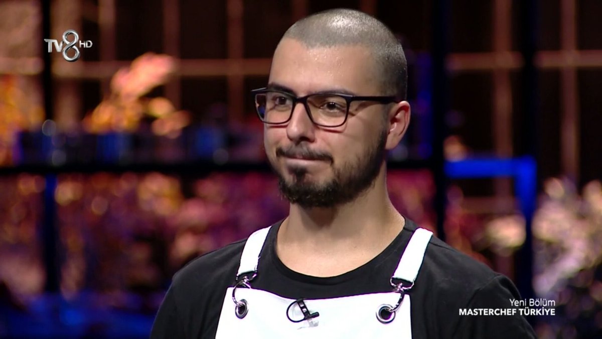 MasterChef Serhat’ın burnuna ne oldu? MasterChef Serhat Doğramacı canlı yayına burnu bandajlı olarak çıktı! İşte nedeni…