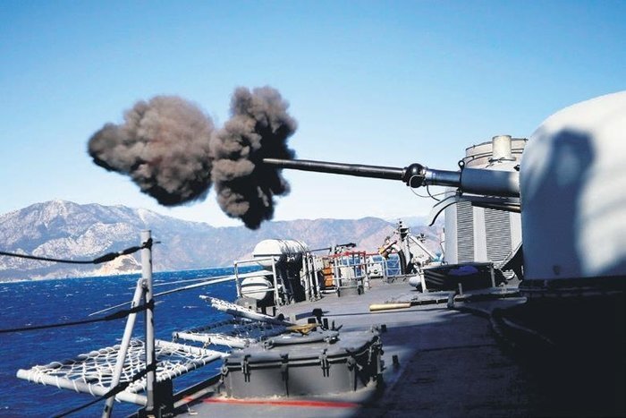 Son dakika haberleri: Rum medyasında korku manşetleri: Türk helikopterleri Girne semalarında...