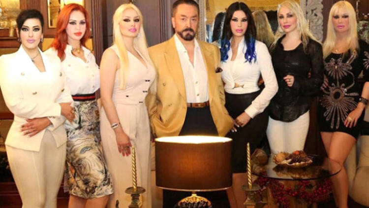 Son dakika haberi: Adnan Oktar ve kediciklerinin kaçış anı görüntülendi! Adnan Oktar ve çete üyeleri gizli geçitten böyle kaçmış