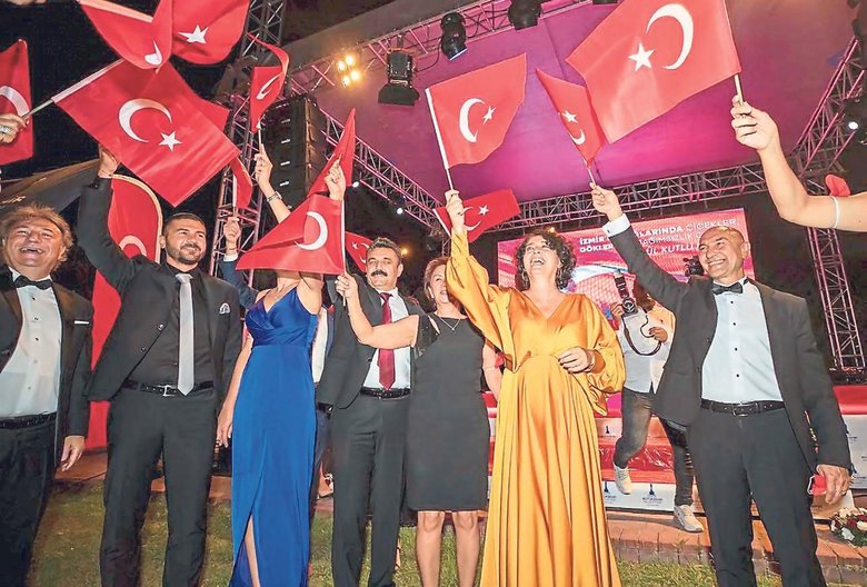 Son dakika: CHP’de korona paniği! Testleri pozitif çıkan Öztrak, ’Bende virüs olabilir’ dedi ama maske takmadı...