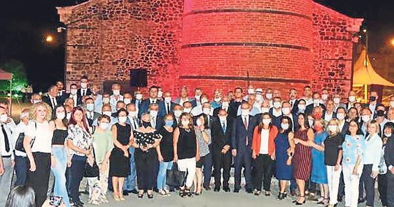 Son dakika: CHP’de korona paniği! Testleri pozitif çıkan Öztrak, ’Bende virüs olabilir’ dedi ama maske takmadı...