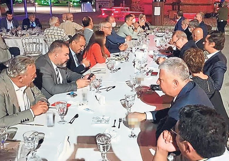 Son dakika: CHP’de korona paniği! Testleri pozitif çıkan Öztrak, ’Bende virüs olabilir’ dedi ama maske takmadı...