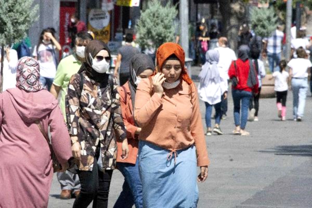 Son dakika: Koronavirüs salgını dolayısıyla mesai saatleri değişiyor! Özel sektörü de kapsayacak