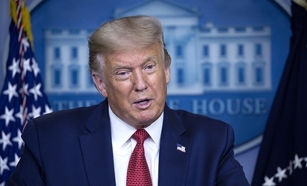 Dünya bu SON DAKİKA HABERİ ile çalkalanıyor! ABD Başkanı Donald Trump ve eşi Melenia Trump’ın koronavirüs testleri pozitif çıktı!