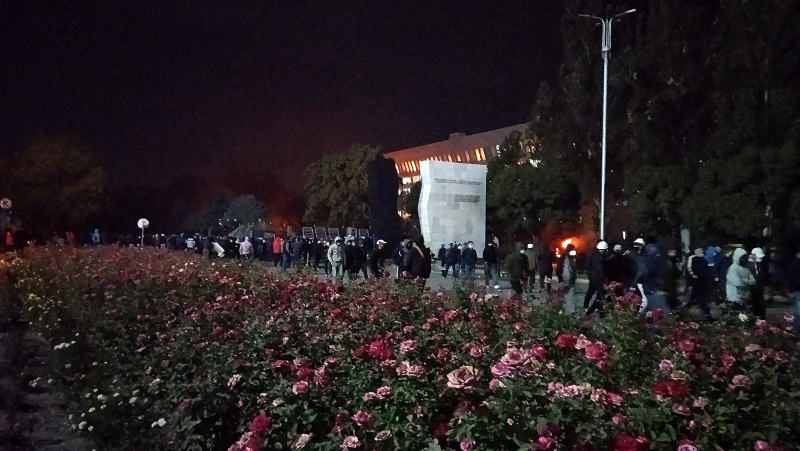 SON DAKİKA | Kırgızistan’da kaos gecesi: Seçimlerin ardından başlayan protestolarda son durum