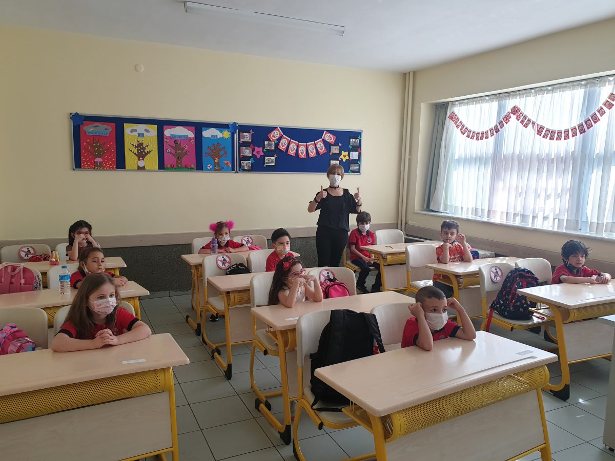 Yüz yüze eğitim ikinci aşama nasıl olacak? Sınıf sınıf ders saatleri ve ders programı belli oldu!