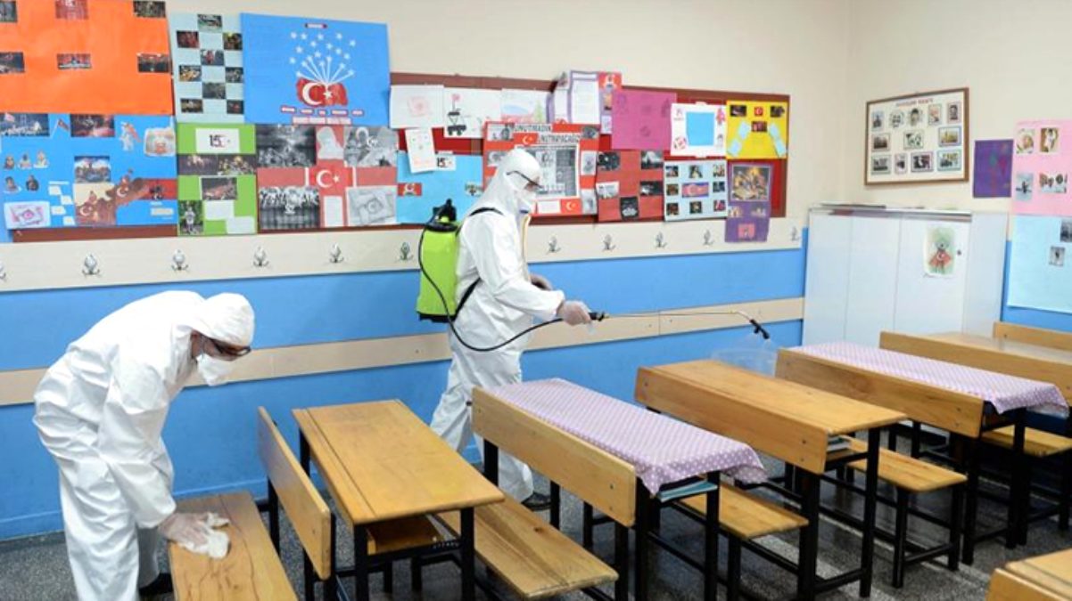 Yüz yüze eğitim ikinci aşama nasıl olacak? Sınıf sınıf ders saatleri ve ders programı belli oldu!