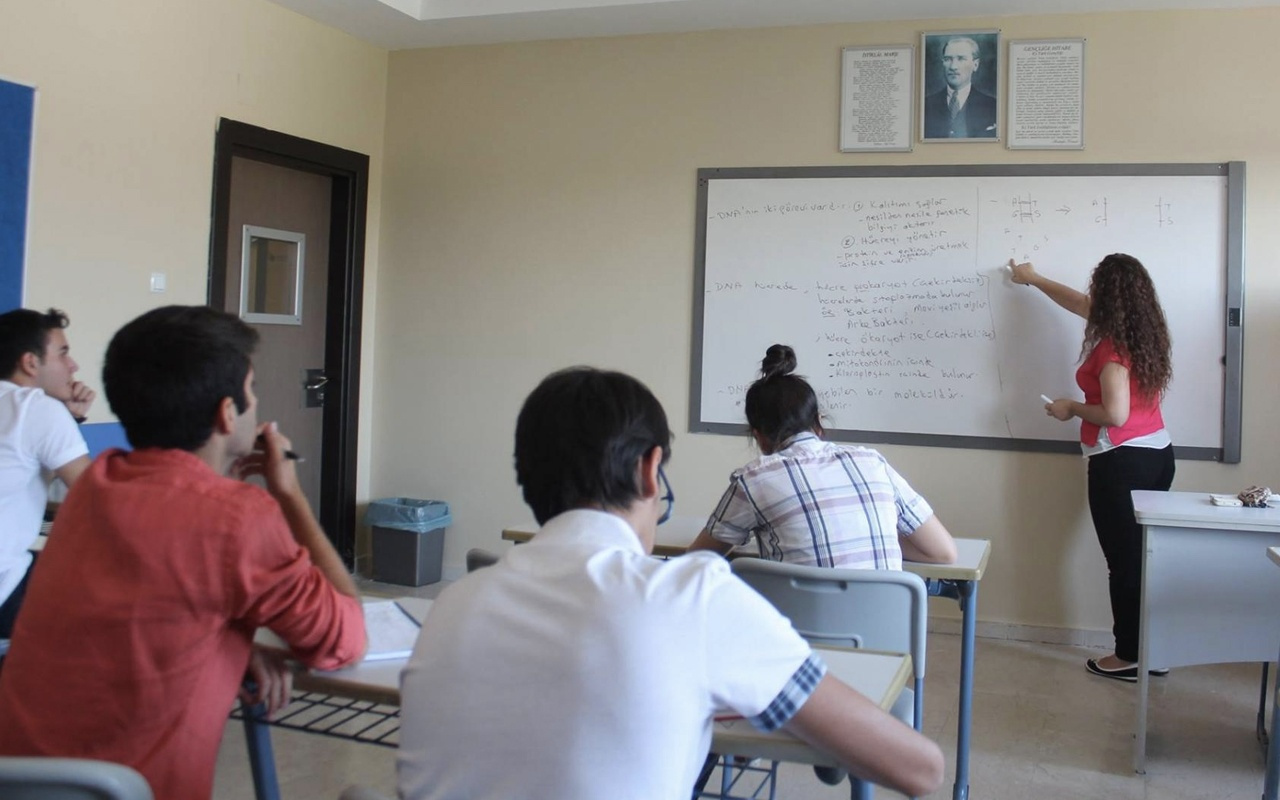 Yüz yüze eğitim ikinci aşama nasıl olacak? Sınıf sınıf ders saatleri ve ders programı belli oldu!