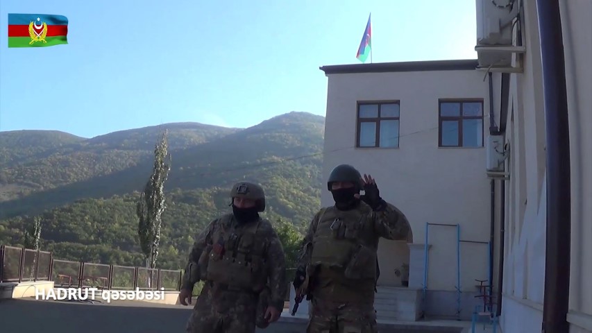 SON DAKİKA HABERİ: İşgalden kurtarılan bölgede Azerbaycan bayrağı dalgalanıyor! İşte Azerbaycan-Ermenistan cephe hattında son durum...