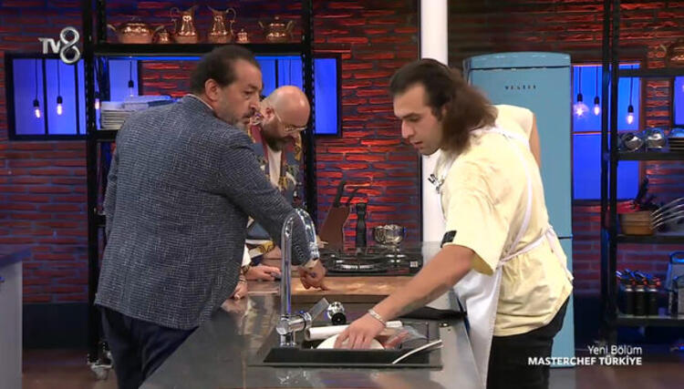 MasterChef Barbaros’un tavırlarına Mehmet Şef’ten sert sözler! MasterChef Barbaros, Mehmet Şef’i çileden çıkarttı!