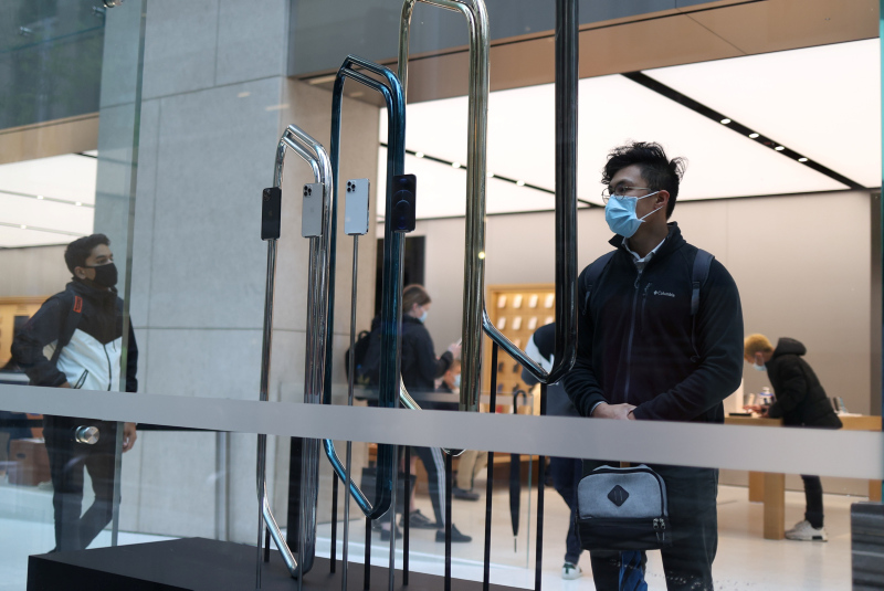 Son Dakika: Corona virüs nedeniyle hayatı tamamen durdurmuşlardı… O ülkede sokağa çıkma kısıtlaması aylar sonra kalkıyor!