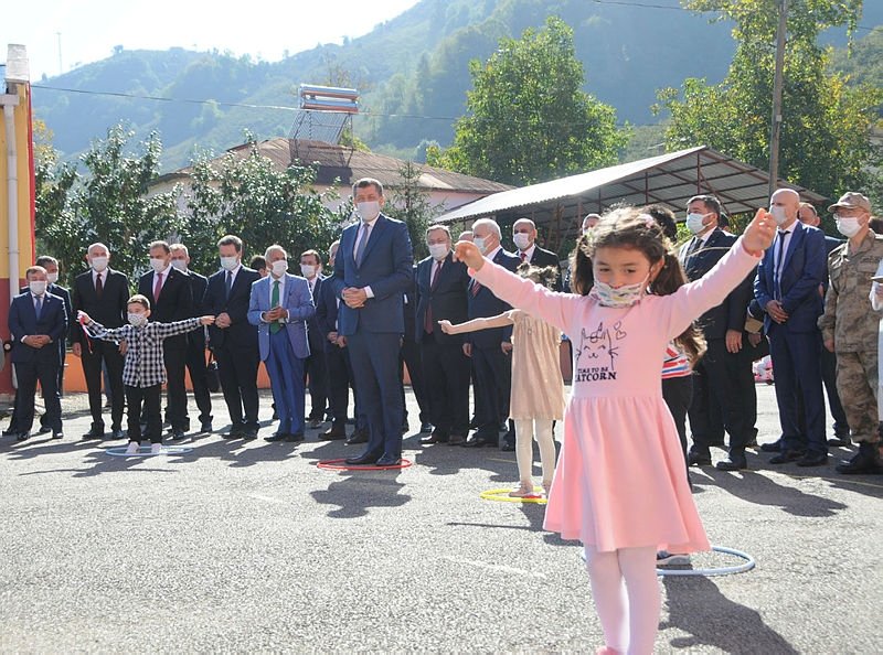 SON DAKİKA | 6., 7., 10. ve 11. sınıflar için yüz yüze eğitim başlıyor! Okullar ne zaman açılıyor, kaçıncı sınıflar okula gidecek?