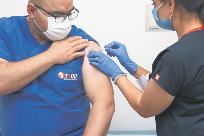 Son dakika haberi: Corona virüs aşısında flaş gelişme! İlk hedef 2.5 kişi... Kimlere aşı yapılacak?