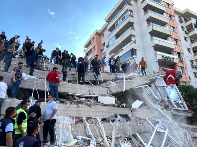 Deprem bölgesinden son dakika haberleri: İzmir depremindeki dehşet apartmanını uzman isim yorumladı! Bomba kat detayı...