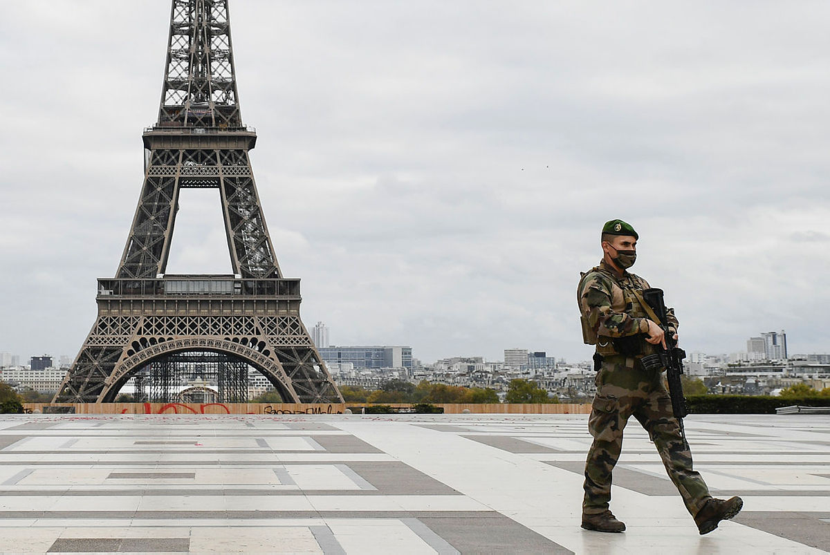 Fransa’da corona virüse teslim oldu! Her 30 saniyede bir kişi hastanelik oluyor