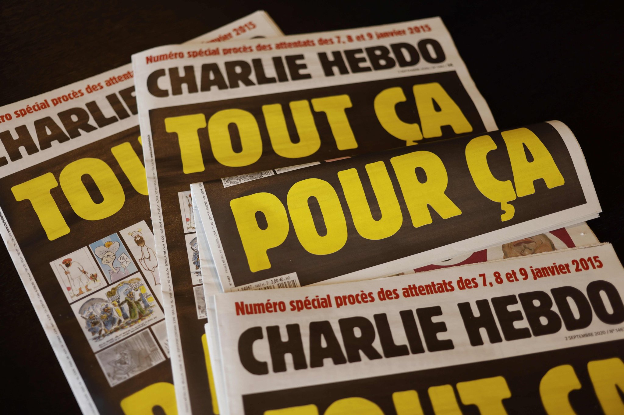 Charlie Hebdo’ya bir tepki de kendi ülkesinden!  Eski Bakan İğrenç dedi