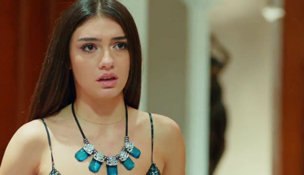 Hazar Ergüçlü kimdir? Alev Alev dizisinin Çiçek karakterini canlandıran Hazar Ergüçlü kaç yaşında?