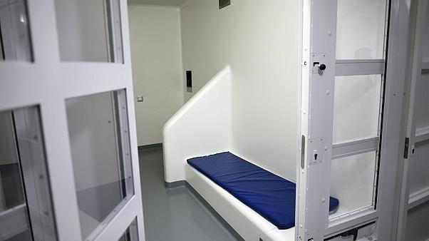 Son dakika haberi | Fransa İslam düşmanlığında sınır tanımıyor! Ev basıp 10 yaşındaki çocuğu gözaltına aldılar! Korkunç anları böyle anlattılar...