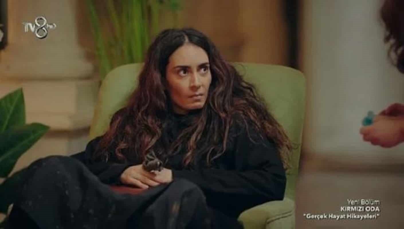 Kırmızı Oda Alya karakterinin hikayesi bitiyor mu, Melisa Sözen diziden ayrılacak mı? Alya’nın gerçek adı ne, İstanbullu Gelin’in Yaz’ı aynı kişi mi?