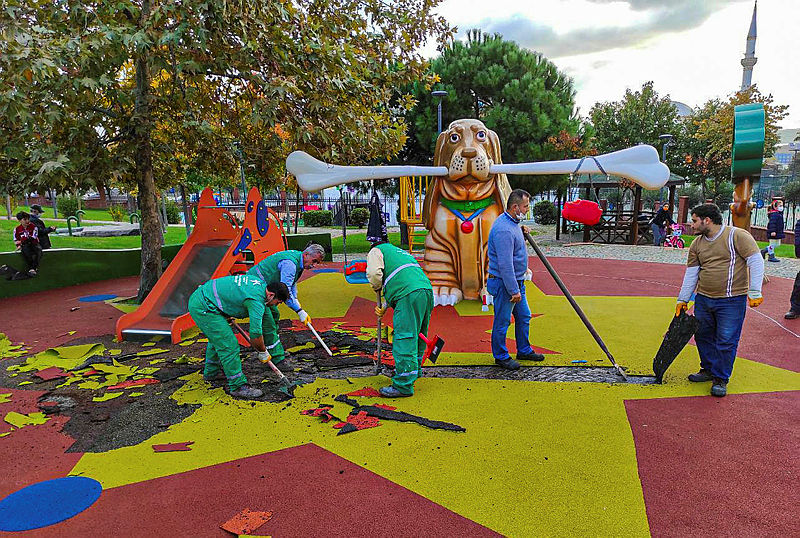 Çocuk parkındaki skandalın sorumlusu Ekrem İmamoğlu’nun müdürü çıktı!