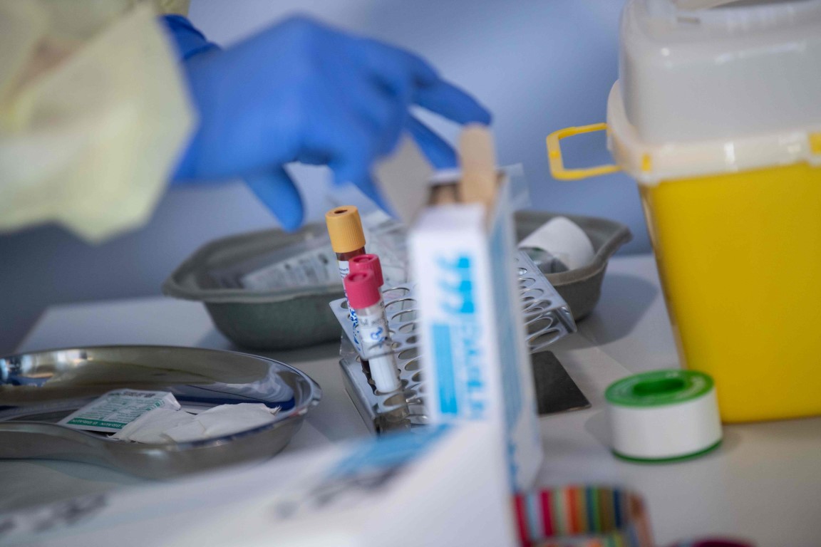 SON DAKİKA: Corona virüste yeni bulgu: 4 ay sonra bile ortaya çıkıyor