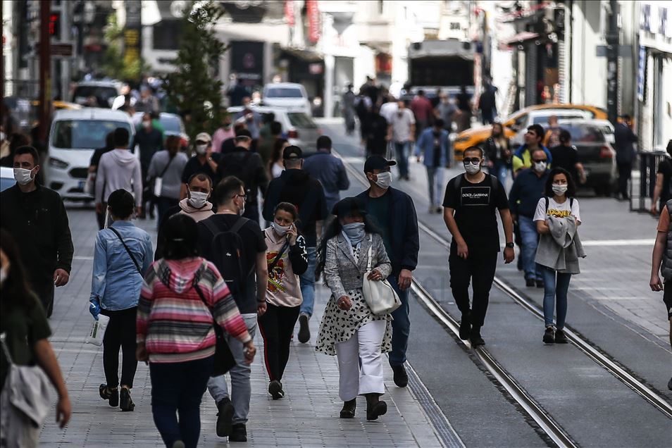 65 yaş üzeri ve 20 yaş altı dışarı çıkma izni saatleri: 65 yaş üstü ve 20 yaş altı sokağa çıkma yasağı kalktı mı? İşte yasak saatleri