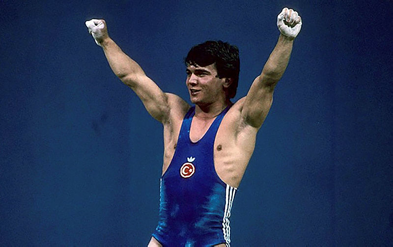 Şampiyon Naim Süleymanoğlu’nun dünya rekoru nedir? İşte Naim Süleymanoğlu’nun dünya rekoru!