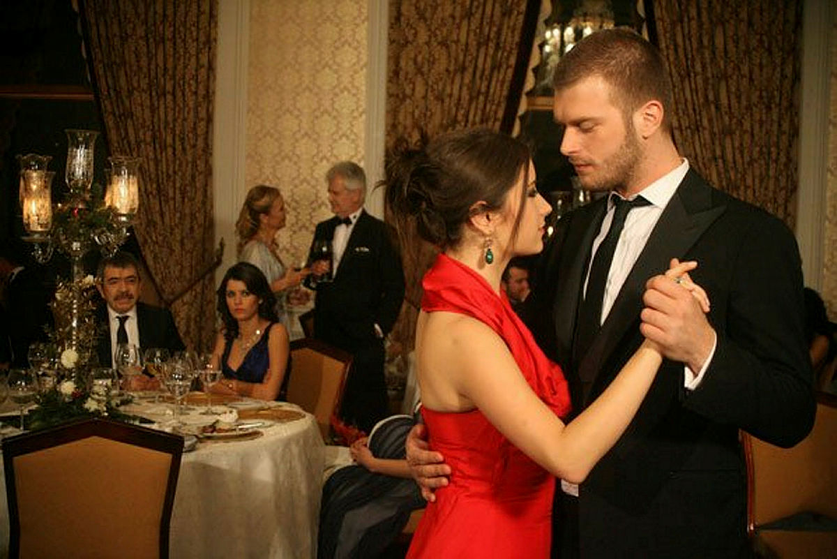 Aşk-ı Memnu dizisi hangi kanalda, ne zaman başlıyor? Aşk-ı Memnu dizisi konusu nedir ve oyuncuları kimler?