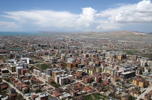 Sokağa çıkma yasağı saatleri değişecek mi? Yasaklar kalktı mı? Hafta içi hafta sonu sokağa çıkma yasağı bitiyor mu?