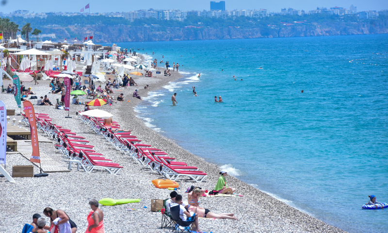 Son dakika haberler: Koronavirüste flaş 4. dalga uyarısı! Yeni varyantlar yeni kapanmaları getirebilir...