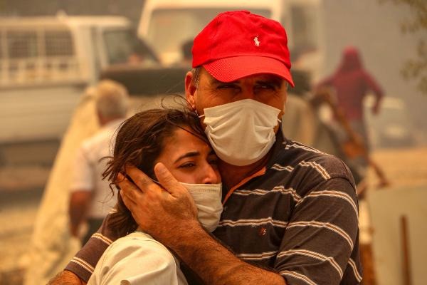 Son dakika haberi: Manavgat, Marmaris, Mersin, Adana ve Osmaniye yanıyor! Evler, oteller ve iş yerleri büyük tehdit altında...