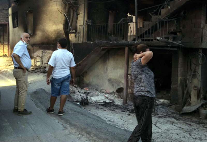 Son dakika haberi: Manavgat, Marmaris, Mersin, Adana ve Osmaniye yanıyor! Evler, oteller ve iş yerleri büyük tehdit altında...